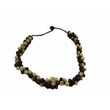 Pulseras y collares con semillas, cuero o cerámica